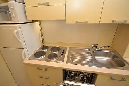 Sleeps 6 Pool Air Con *