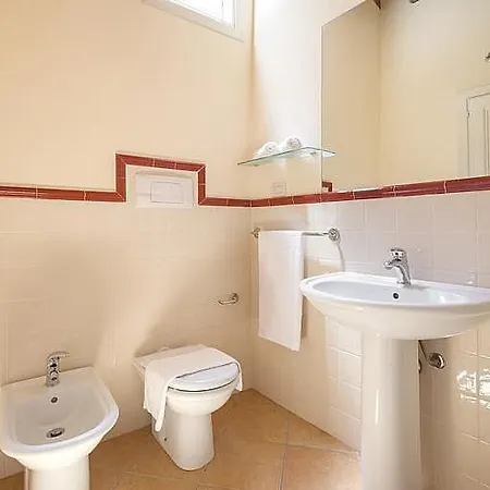 Sleeps 6 Pool Air Con *