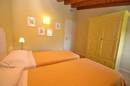 Villa Sleeps 6 Pool Air Con *