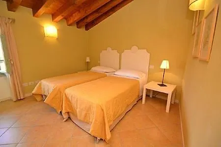 Sleeps 6 Pool Air Con * San Felice del Benaco