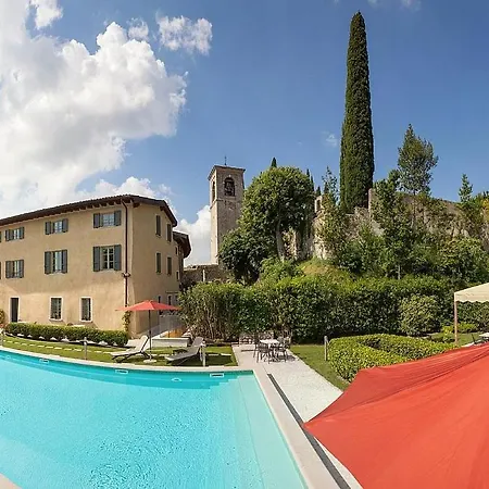 Sleeps 6 Pool Air Con San Felice del Benaco