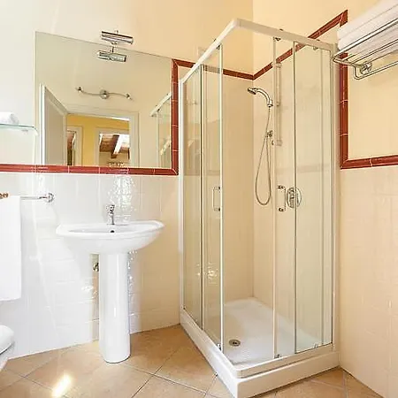 Sleeps 6 Pool Air Con Villa *