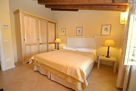 Sleeps 6 Pool Air Con Villa San Felice del Benaco